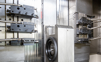 一次装夹两端同时加工 一次装夹两端同时加工