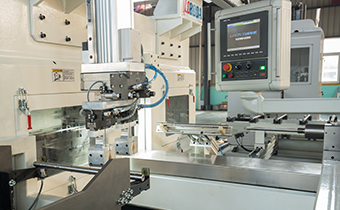 智能全伺服前后顶技术