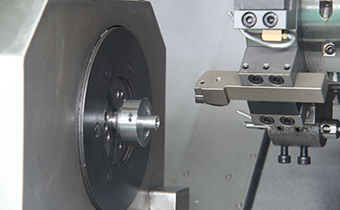 斜式双头数控车床+桁架式机器人