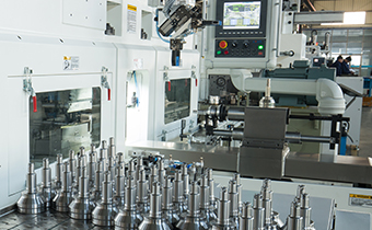 卧式搓齿机+桁架式机器人