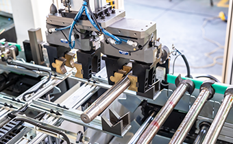 立式搓齿机+桁架式机器人